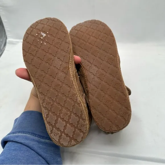 UGG Amely slip on moccasin loafers suede leather fringe tan size 6