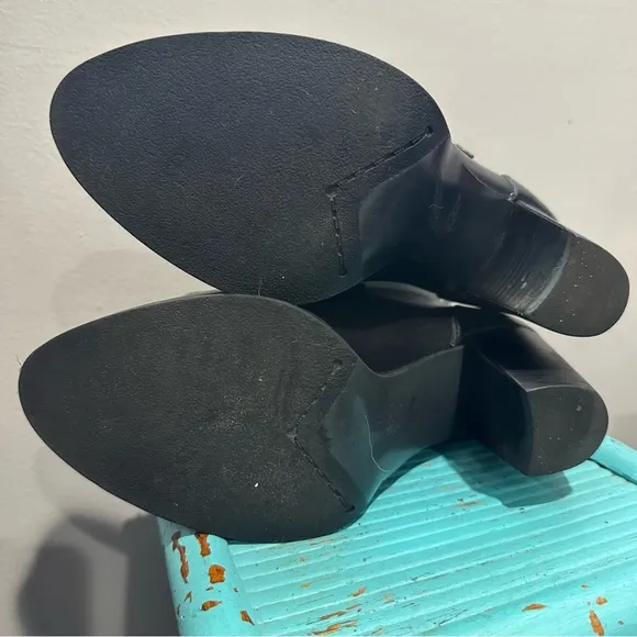 UGG ANALISE EXPOSED FUR BLACK LEATHER HEELED BOOTS SIZE 7