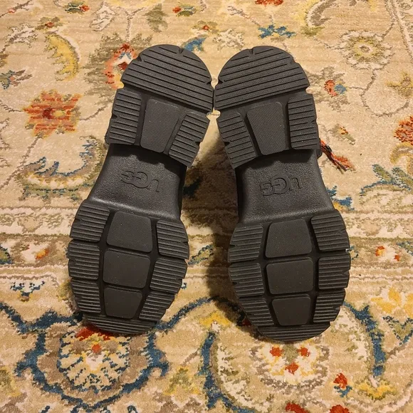 UGG ASHTON ADDIE BOOTS