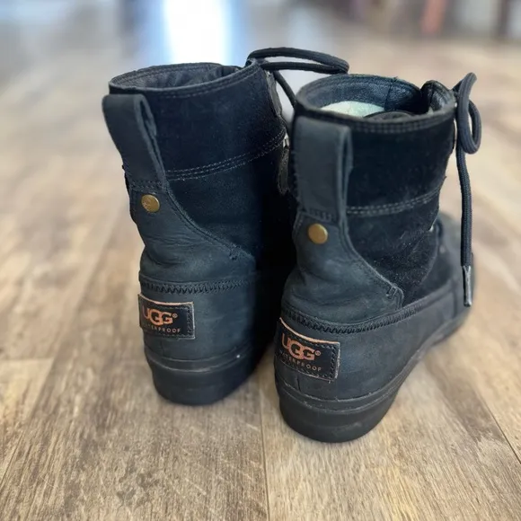 UGG Australia AZARIA Stout LEATHER SHEEPSKIN WATERPROOF DUCK BOOTS
