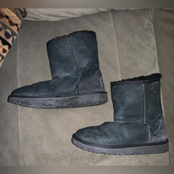 UGG Australia Black Suede BOOTS kids Youth size 4 Fur Lined Classic
