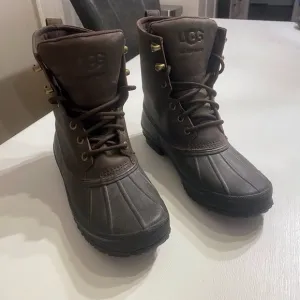 Ugg Australia Men's Rain Boot Stout Brown Yucca Waterproof 1015382‎ Size 9
