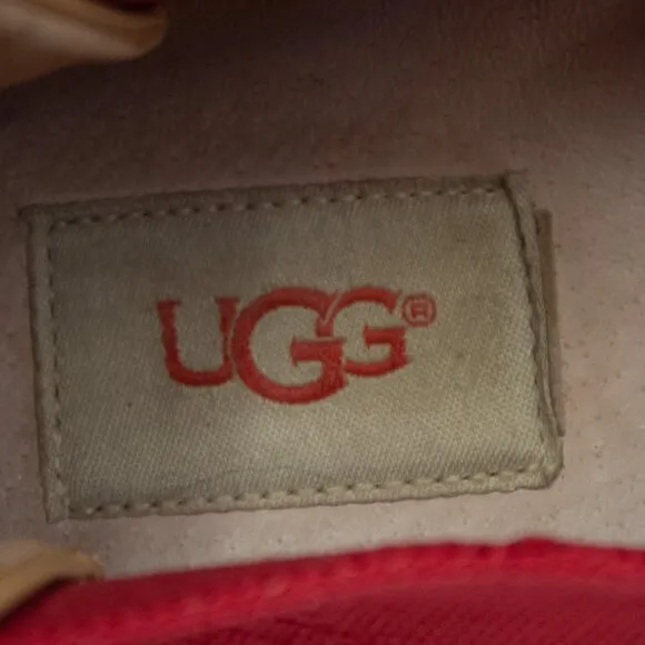 UGG Australia Sammy Red Mesh Knit Sneakers Slip-On Loafers Women's Size 9.5