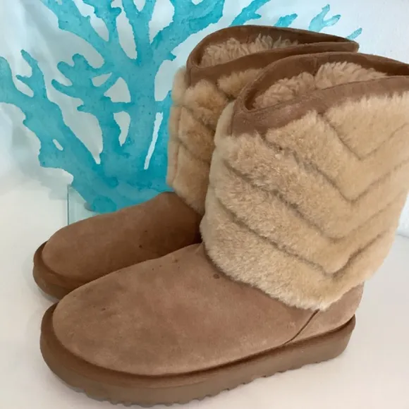 UGG AUSTRALIA TAN SUEDE WARM FUR BOOTS SIZE 6