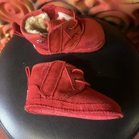 UGG Baby Neumel Lined Boots Red Size 02-03 (Small/6-12 Months) Logo