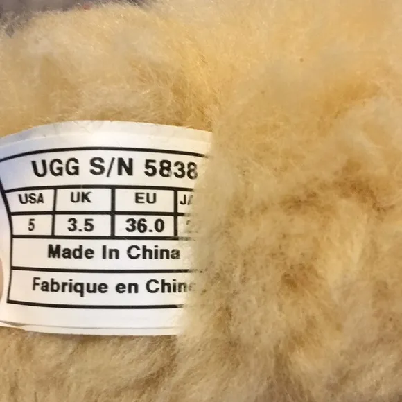 UGG Bailey Button boots