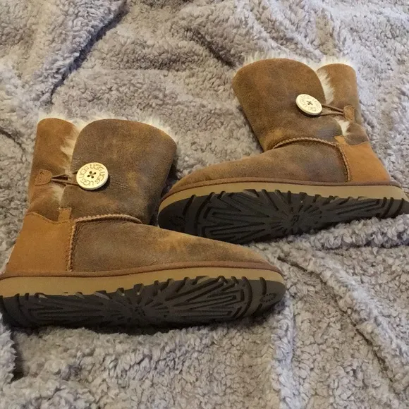 UGG Bailey Button boots