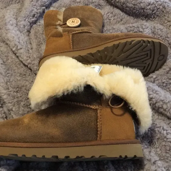 UGG Bailey Button boots