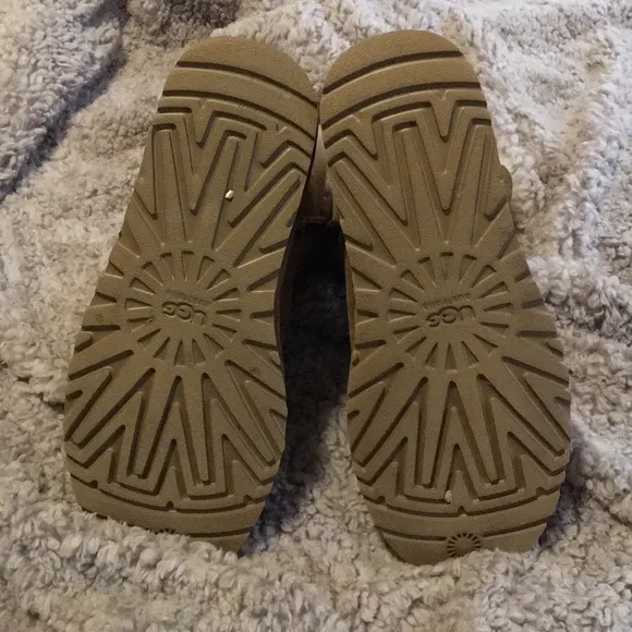 UGG Bailey Button boots