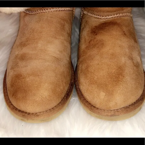 UGG Bailey Button Chestnut Boots