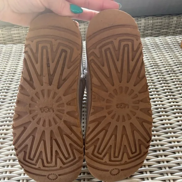 Ugg Bailey Button II Sheepskin Lined Boots
