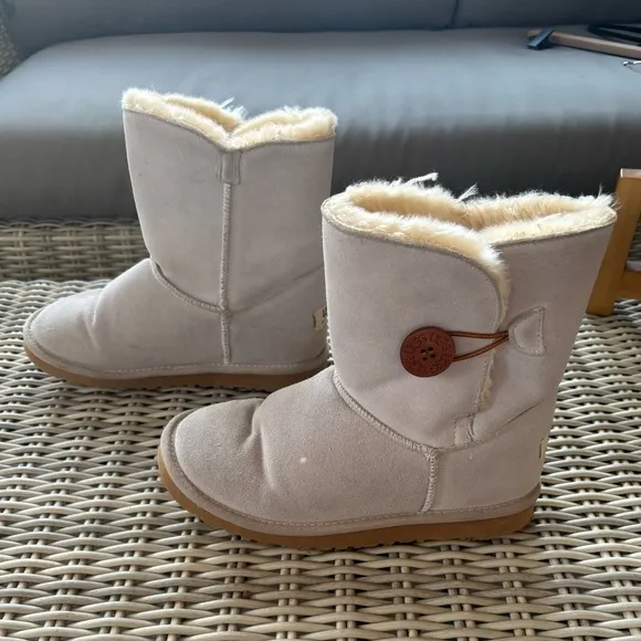 Ugg Bailey Button II Sheepskin Lined Boots