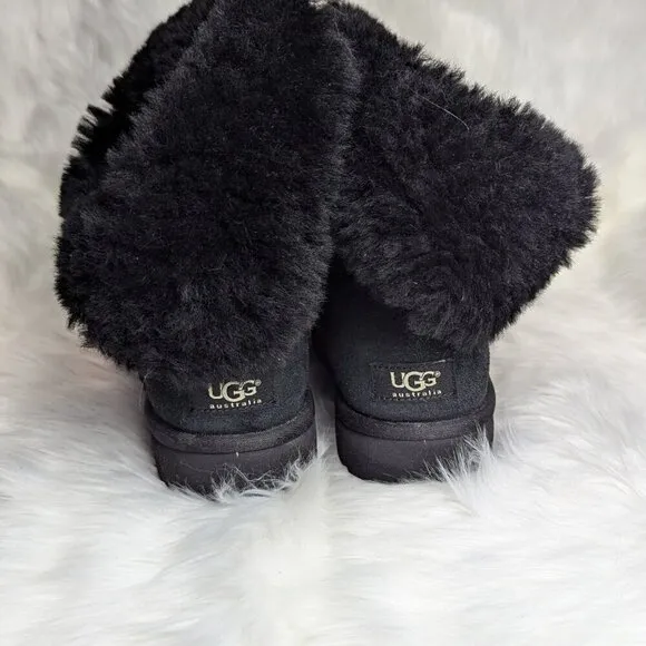 Ugg Bailey Button II  Women's Size 10 Black Suede Fur Lined Warm Boots