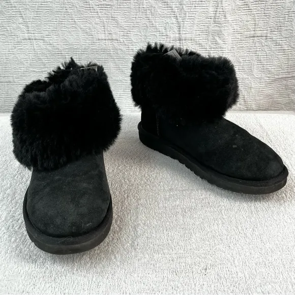Ugg Bailey Button Sheepskin Boots Womens 7 Suede outer Wool Shearling lined boot