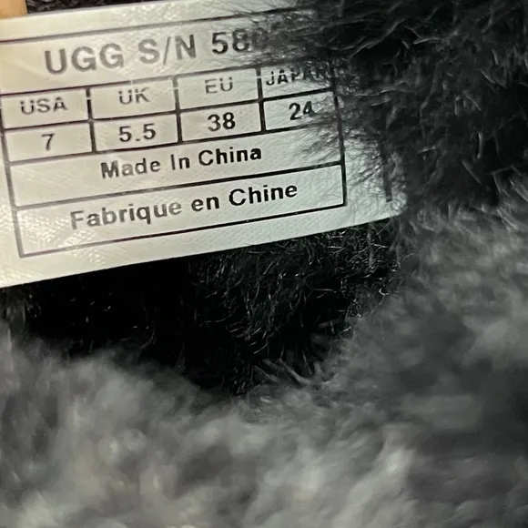 Ugg Bailey Button Sheepskin Boots Womens 7 Suede outer Wool Shearling lined boot