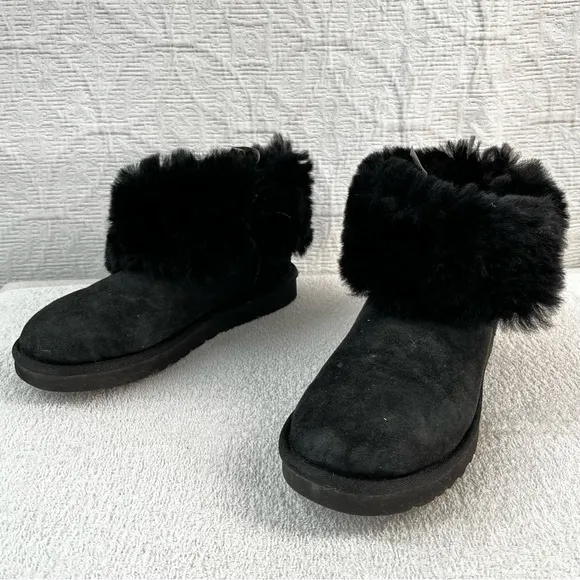 Ugg Bailey Button Sheepskin Boots Womens 7 Suede outer Wool Shearling lined boot