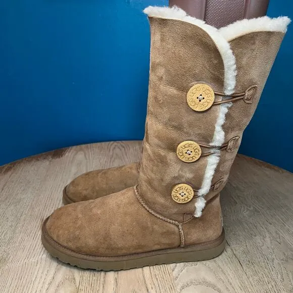 UGG Bailey Button Triplet Fur Lined Suede Classic Tall Boots Chestnut Women’s 11