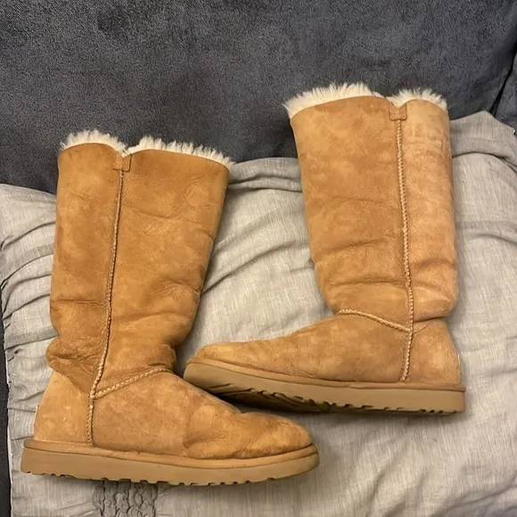 UGG Bailey Button Triplet women's boots ColorChestnut