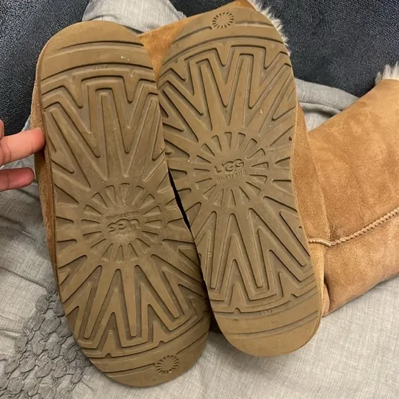 UGG Bailey Button Triplet women's boots ColorChestnut