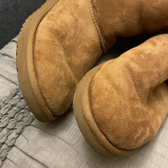 UGG Bailey Button Triplet women's boots ColorChestnut
