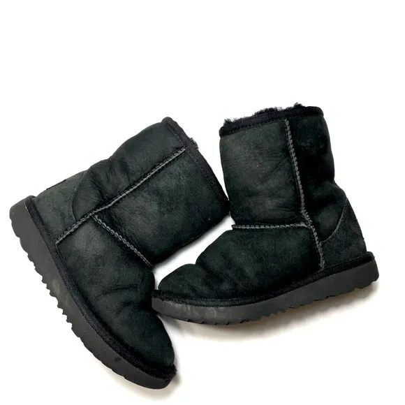 UGG Black ARIELLE BAILEY FUR BOW SUEDE SHEEPSKIN BOOTS S/N 1017703T
