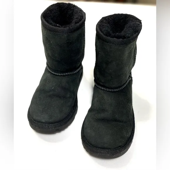 UGG Black ARIELLE BAILEY FUR BOW SUEDE SHEEPSKIN BOOTS S/N 1017703T