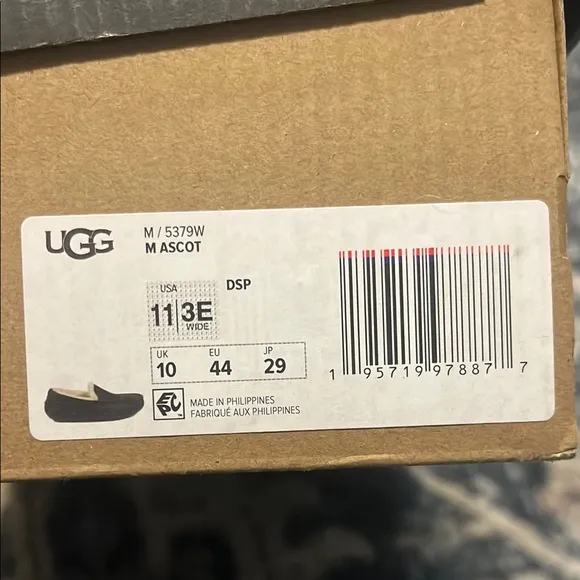 UGG Black Ascot Slipper Slip-On Loafers with Leather Finish