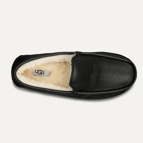 UGG Black Ascot Slipper Slip-On Loafers with Leather Finish