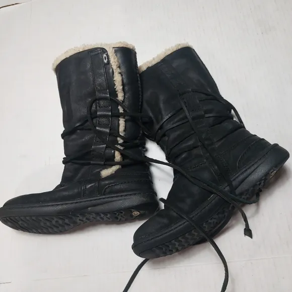 UGG Black Catalina Leather Sheepskin Lace-up Boots Size 7