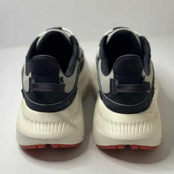 UGG BLACK/ WHITE CA805 V2 REMIX LEATHER SNEAKERS