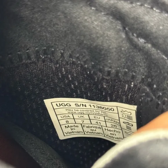 UGG BLACK/ WHITE CA805 V2 REMIX LEATHER SNEAKERS