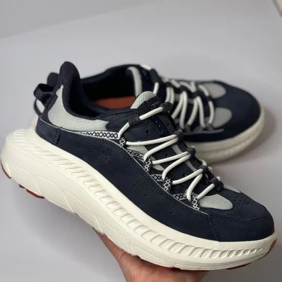 UGG BLACK/ WHITE CA805 V2 REMIX LEATHER SNEAKERS