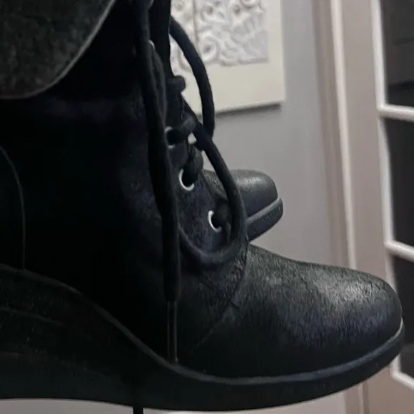 UGG Bootie Zea Black Women’s Ankle Boots Sherpa Lined Wedge Booties Size 7