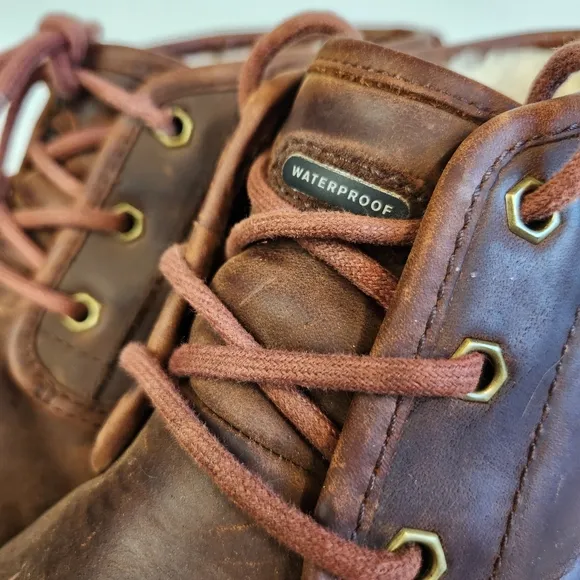 UGG Boots Mens‎ Size 11 Neumel Lined Brown Leather Chukka Lace Up Boots Western