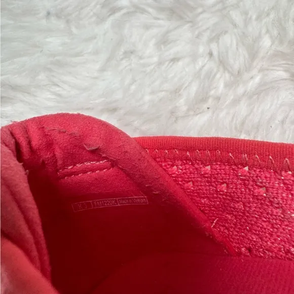 UGG Caplan Pink Mesh Slip On Sneakers Size 5.5