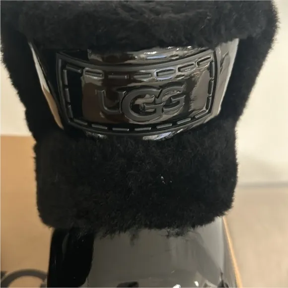 UGG Chillapeak patent leather Fur Boots 6