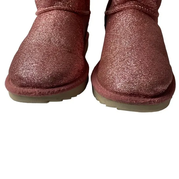 UGG Classic Glitter suede sheepskin fur lined Pink big girls boots Size 5