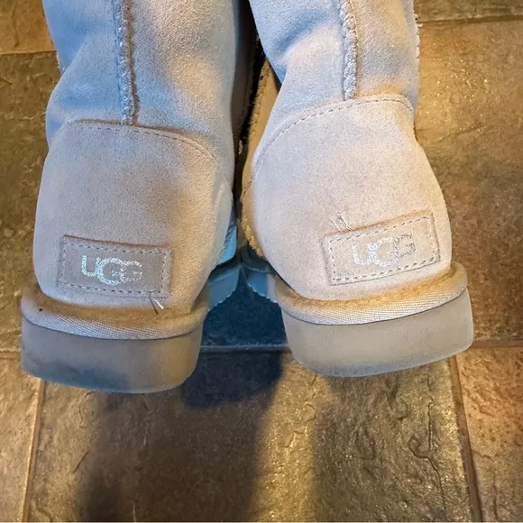UGG Classic Sequin Stars boots, gray suede, fur lined, size 8, comfy