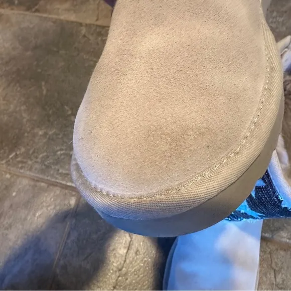 UGG Classic Sequin Stars boots, gray suede, fur lined, size 8, comfy