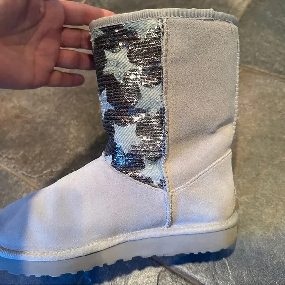 UGG Classic Sequin Stars boots, gray suede, fur lined, size 8, comfy