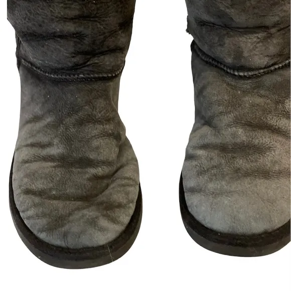 UGG Classic Tall Black Sheepskin Fur Lined Boots Cozy 8 Snow Winter