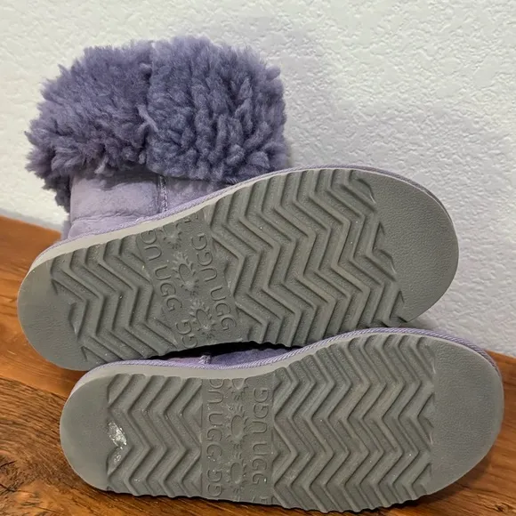 UGG CLASSIC TALL BOOTS KIDS PURPLE SUEDE SHEEPSKIN FUR LINING SIZE 4