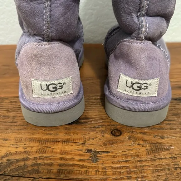UGG CLASSIC TALL BOOTS KIDS PURPLE SUEDE SHEEPSKIN FUR LINING SIZE 4