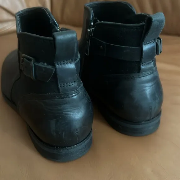 UGG® Demi Boots for Women/Black/Size 8