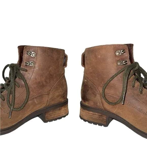 UGG Denhali Brown Leather Fur Lined Waterproof Hiking‎ Boots