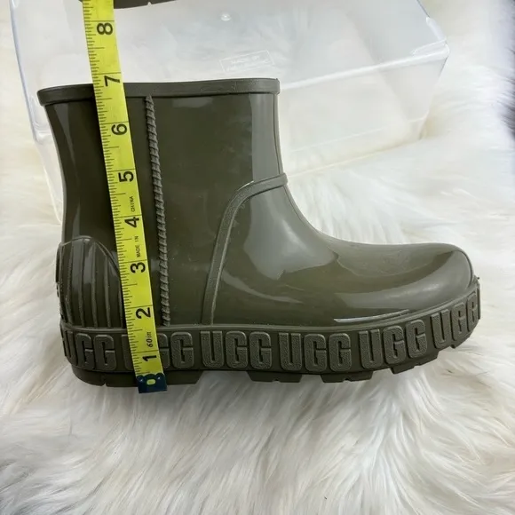 UGG DRIZLITA WATERPROOF BOOTS SIZE 8 WOMAN