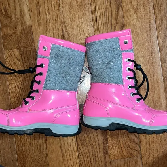 Ugg Girls Pink Australian Butte ll Patent Sparkle Boots size 2