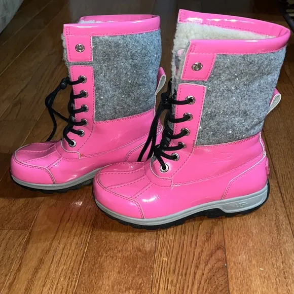 Ugg Girls Pink Australian Butte ll Patent Sparkle Boots size 2