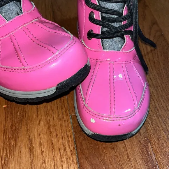 Ugg Girls Pink Australian Butte ll Patent Sparkle Boots size 2