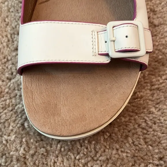 UGG Hanneli Platform Leather Slides